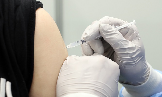 Samsung, Others Replace Moderna’s Vaccine with Pfizer’s for In-house Inoculation Program