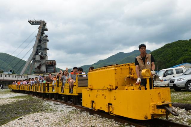 Jeongseon Country Turns Mine Cars into Tourist Attraction