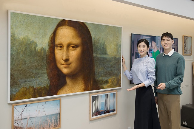In this photo provided by Samsung Electronics Co. on Sept. 16, 2021, the company's Frame TV shows Leonardo Da Vinci's "Mona Lisa."