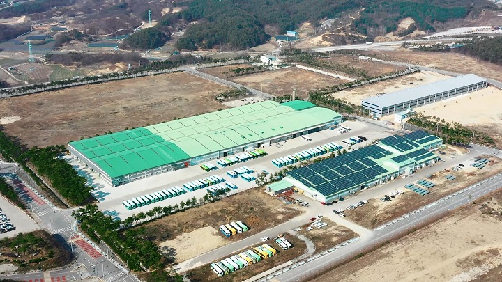 This file photo shows Edison Motors' electric commercial vehicle plant in Hamyang, South Gyeongsang Province.