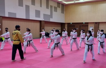 Teenage Afghan Girls Airlifted to S. Korea Will Learn Taekwondo