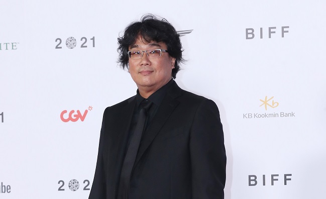 Korean film director Bong Joon-ho poses during the opening ceremony of the 26th Busan International Film Festival in the southern port city of Busan on Oct. 6, 2021. (Yonhap)