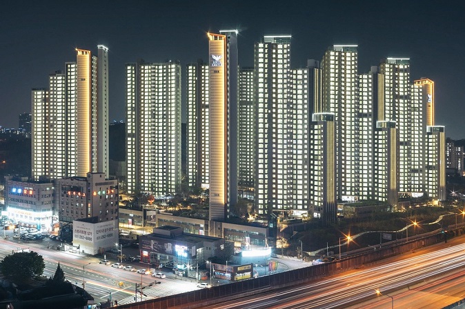 This photo, taken in 2019 and provided by Choi Jong-eon, shows a new apartment complex in Yongin, 50 kilometers south of Seoul.