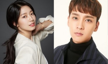Actors Park Shin-hye, Choi Tae-joon to Get Married Next Year