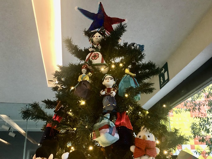 Mexican Museum Showcases Christmas Tree Decorated with Korean Traditional Handicrafts