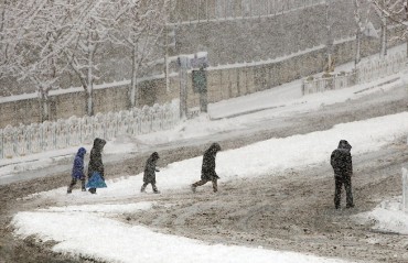 Netizens on Social Media More Anxious than Happy for Heavy Snowfall