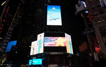 Vietnam’s Beautiful Landmarks Appear on Thomson Reuters Building Billboard, Times Square