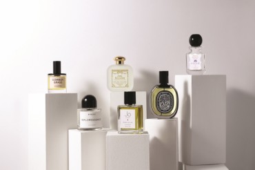 Fashion Companies Join Competition over Premium Perfume
