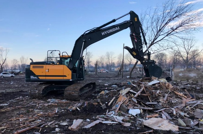 Hyundai Construction Equipment Sends Help to U.S. After Recent Tornado