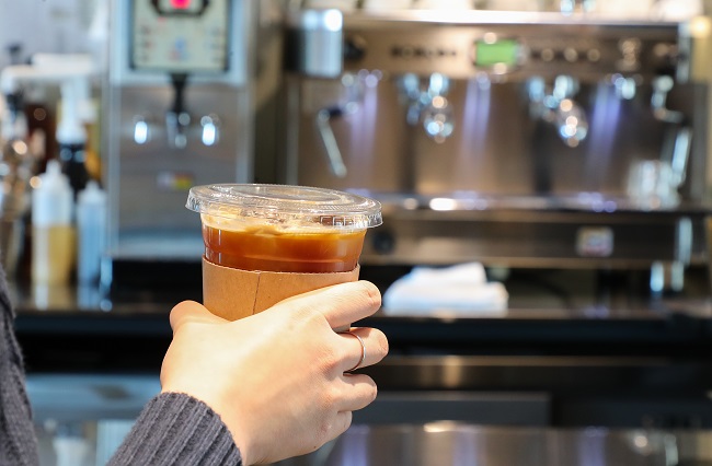 Cafes, Fast-food Chains to Receive Deposits for Disposable Cups from June