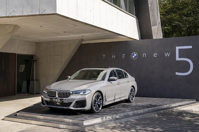 This photo, provided by BMW Korea shows the face-lifted 5 Series model.