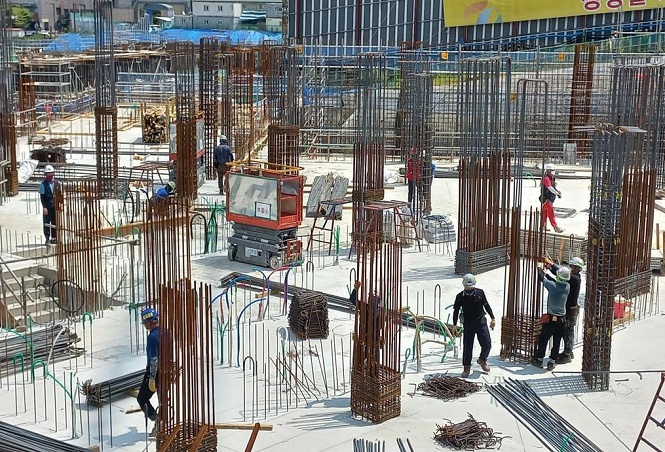 Alarm Bells Ring for Construction Industry as Shortage of Foreign Workers Deepens