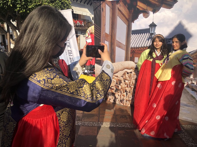 Mexican Town Co-hosts Korean Cultural Festival