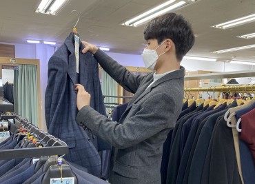Free Suit Rental Service Gains Popularity in Seoul