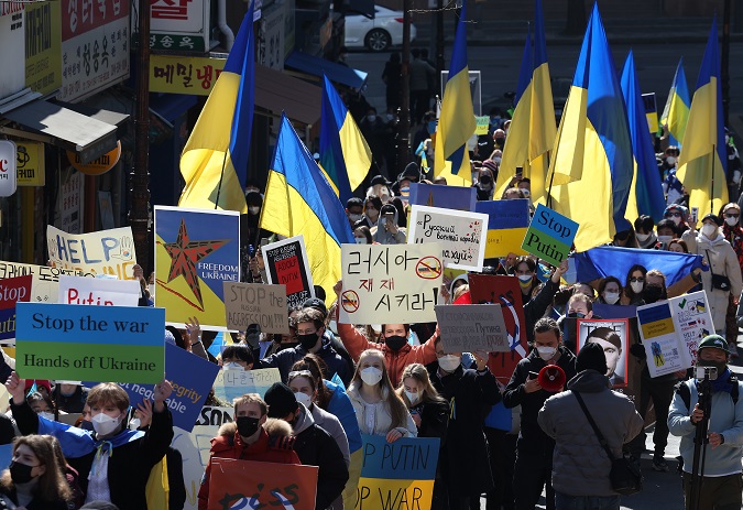 Ukrainians, S. Korean Supporters Hold Anti-Russia Protests in Seoul