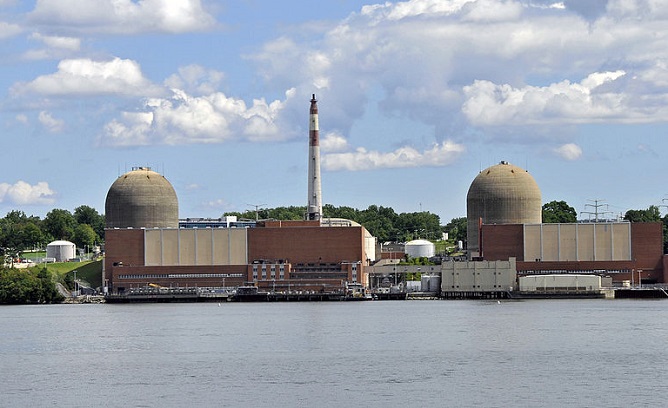 The Indian Point nuclear power plant in Westchester County, New York. (image: Public Domain)