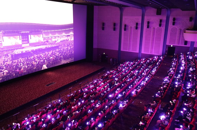 Movie Theaters Become Alternative Stage for K-pop Performances