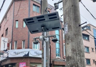 Seoul Sets Up Smart Poles Capable of Charging EVs and Drones