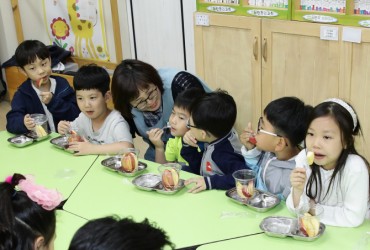 Gov’t to Supply Fruits to Elementary School Childcare Facilities