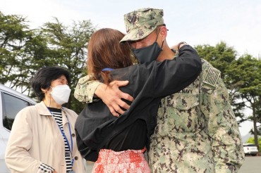 U.S. Navy Reservist Reunites with Sister After 17 yrs of Separation