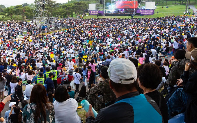 Golf Club Concert Festival Revives as Pandemic Restrictions Wane