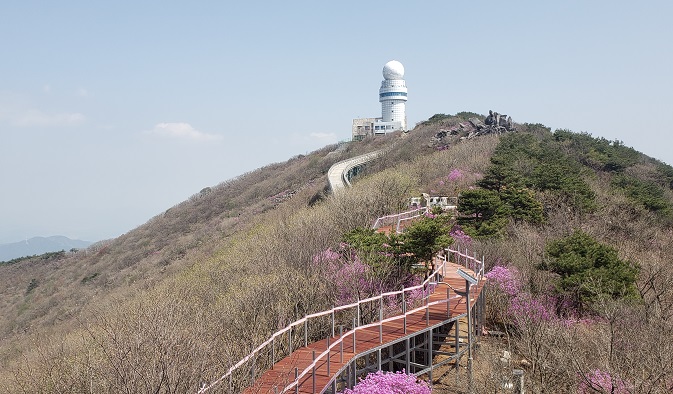 Culture Ministry Builds Nation’s First Wheelchair-accessible Mountain Trail