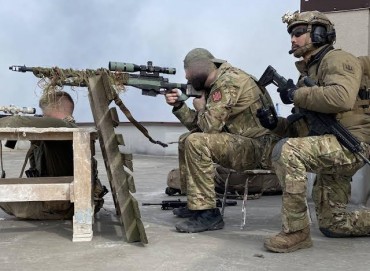 Navy SEAL-turned-YouTuber Says He’s Combating in Ukraine