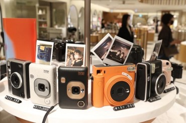 S. Korean Generation Z Recaptures Beauty of Old Digital Cameras