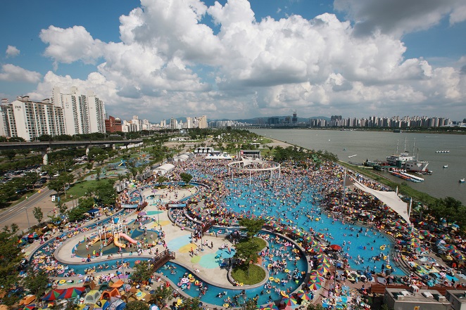 Seoul to Reopen Public Swimming Pools by Han River
