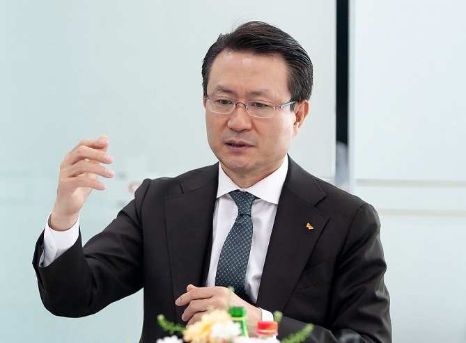Yu Jeong-joon, vice chair and co-CEO of SK E&S Co., speaks during an in-house interview posted on the company's website, in this photo provided by the company on June 4, 2022. 