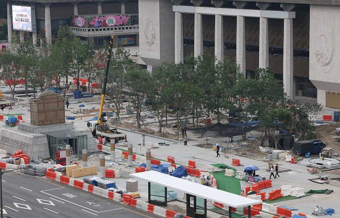 This photo, taken on July 4, 2022, shows ongoing construction at Gwanghwamun Square, a landmark in central Seoul. (Yonhap)