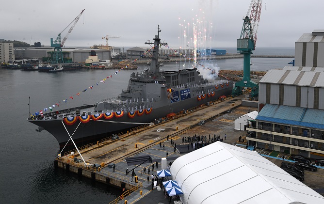 This photo, taken on July 28, 2022, shows the Jeongjo The Great destroyer, a new 8,200-ton destroyer armed with a missile interception platform and stronger anti-submarine capabilities, being moored during a launching ceremony for the warship at the shipyard of Hyundai Heavy Industries Co. in Ulsan, about 310 kilometers southeast of Seoul. (Yonhap)