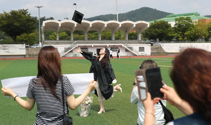 Universities Hold Offline Graduation Ceremonies For First Time in 3 yrs