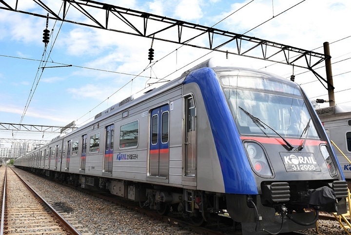 A train of the Subway Line No. 1 is seen in this file photo provided by KORAIL.