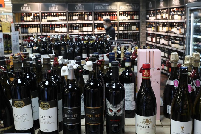 This photo shows the wine section of a retail outlet in Seoul on March 4, 2021. (Yonhap)