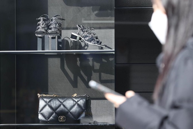 Cooling Asset Market Puts Brakes on Upward Trend of Luxury Goods Resale Prices