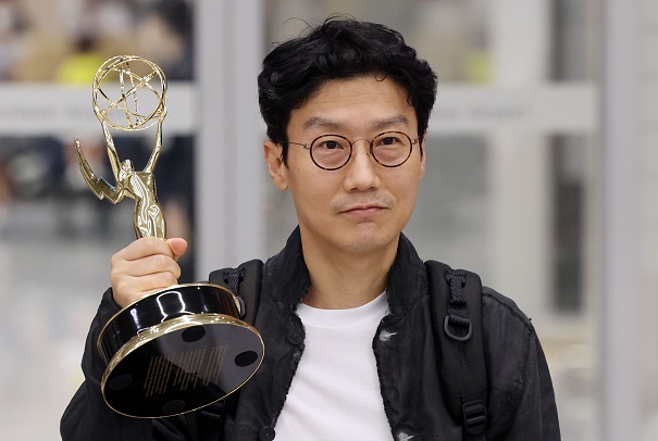 ‘Squid Game’ Creator Hwang Dong-hyuk Returns Home After Emmy Victory