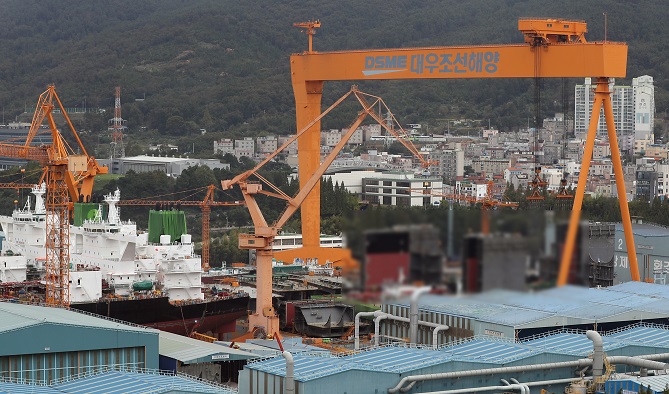 This file photo shows Daewoo Shipbuilding & Marine Engineering Co.'s Okpo shipyard on the south coast. (Yonhap)