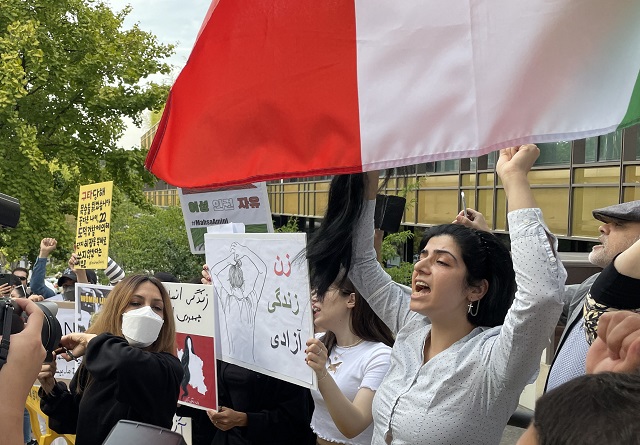 Iranian Residents Stage Rally Against Crackdown on Anti-hijab Protests