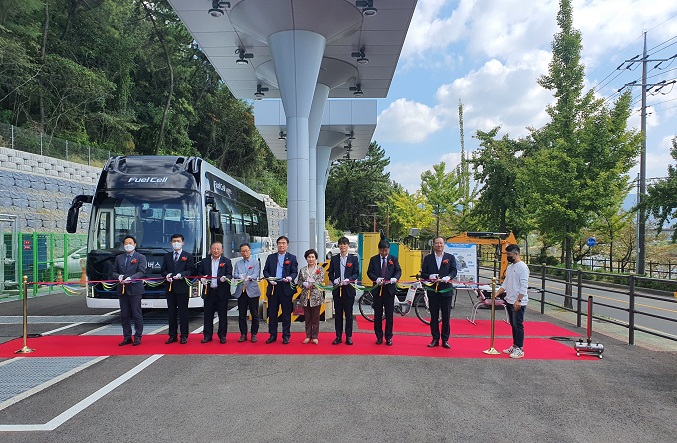 Officials pose for a photo during a ceremony to dedicate a hydrogen charging station in Changwon on Oct. 7, 2022 in this photo provided by the South Gyeongsang provincial office.