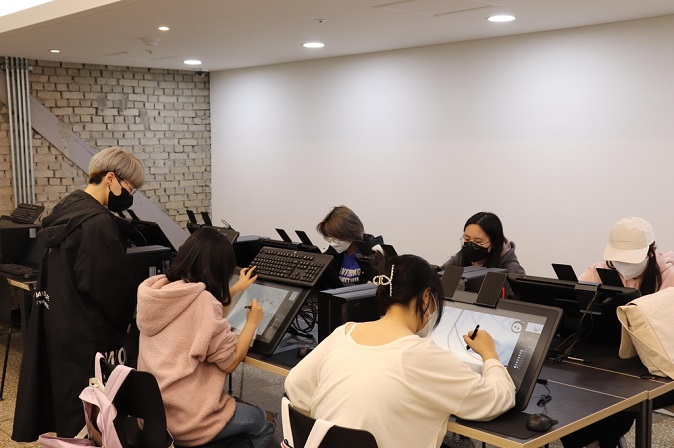 Student are practicing drawing in this photo provided by Seoul Webtoon Academy.