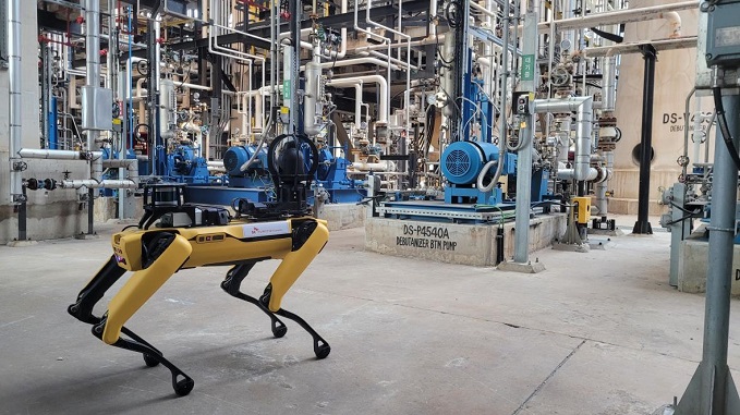 SK Innovation Introduces New Robots for Facility Checks at Petrochemical Complex