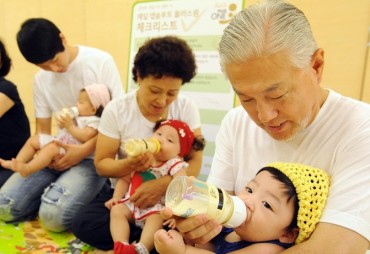 Rearing Grandchildren Enhances Cognitive Functions and Satisfaction Among Elderly: Study