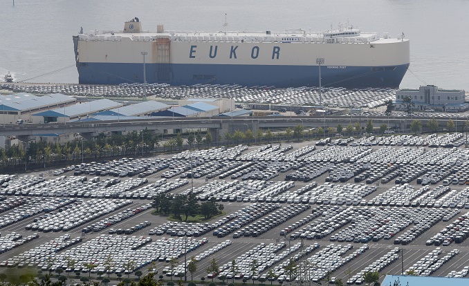Auto Exports Jump 35 pct in September on Popularity of Eco-friendly Cars