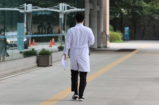 Government to Utilize ‘All Resources’ to Address Impending Doctor Walkout Due to Medical School Enrollment Quota Increase