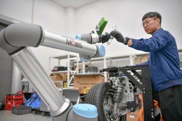 Hyundai Mobis Develops Autonomous Industrial Robot