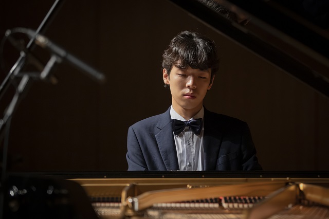 Korean Pianist Lee Hyuk Wins Top Prize at Long-Thibaud International Competition