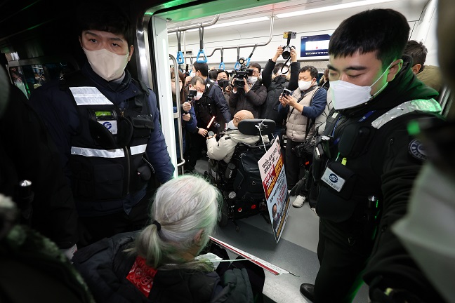 Seoul Mayor Declares ‘Zero Tolerance’ for Subway Protests by Disability Advocacy Group
