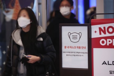 S. Korea’s New COVID-19 Cases Below 70,000; Gov’t Unveils Plans to Lift Mask Rules