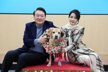 Yoon, First Lady Adopt Retired Guide Dog